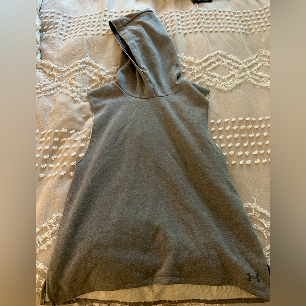 Under armor sleeveless work out hoodie